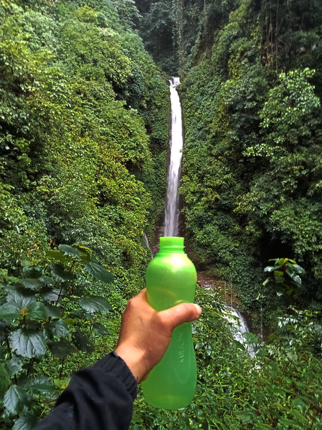 filling water in Tam Falls Kagay