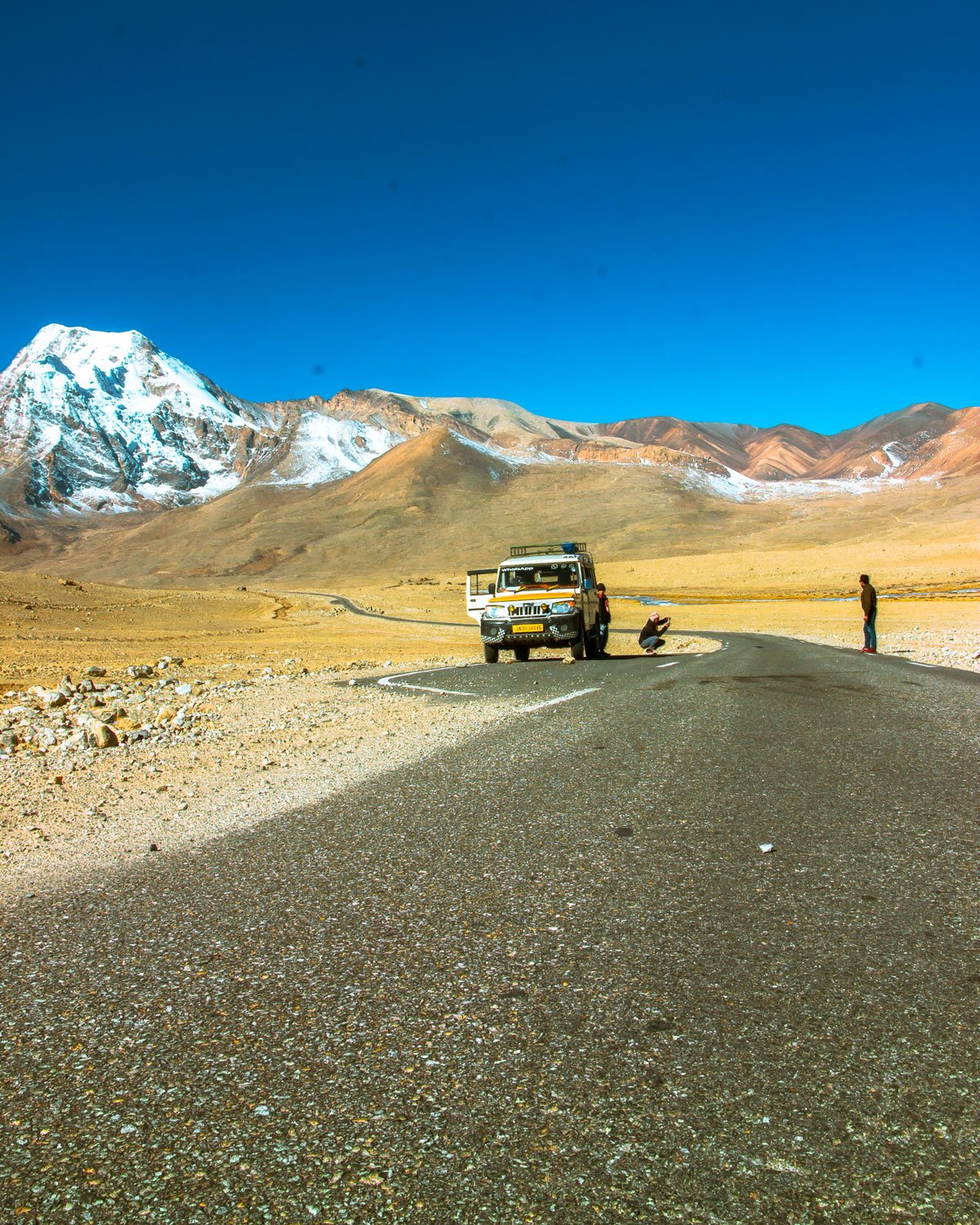 way to Gurudongar lake, North Sikkim